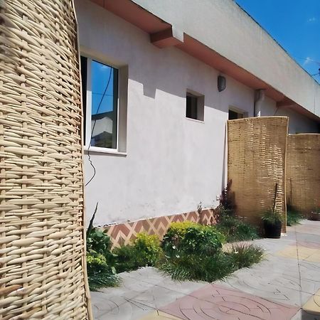 Wib Guesthouse Addis Abeba Esterno foto